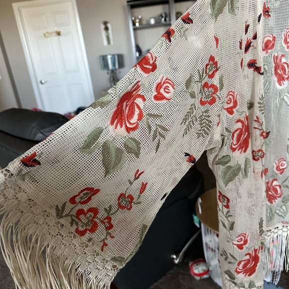 Reba embroidered Floral Cardigan with fringe. Size Large - Picture 2 of 6